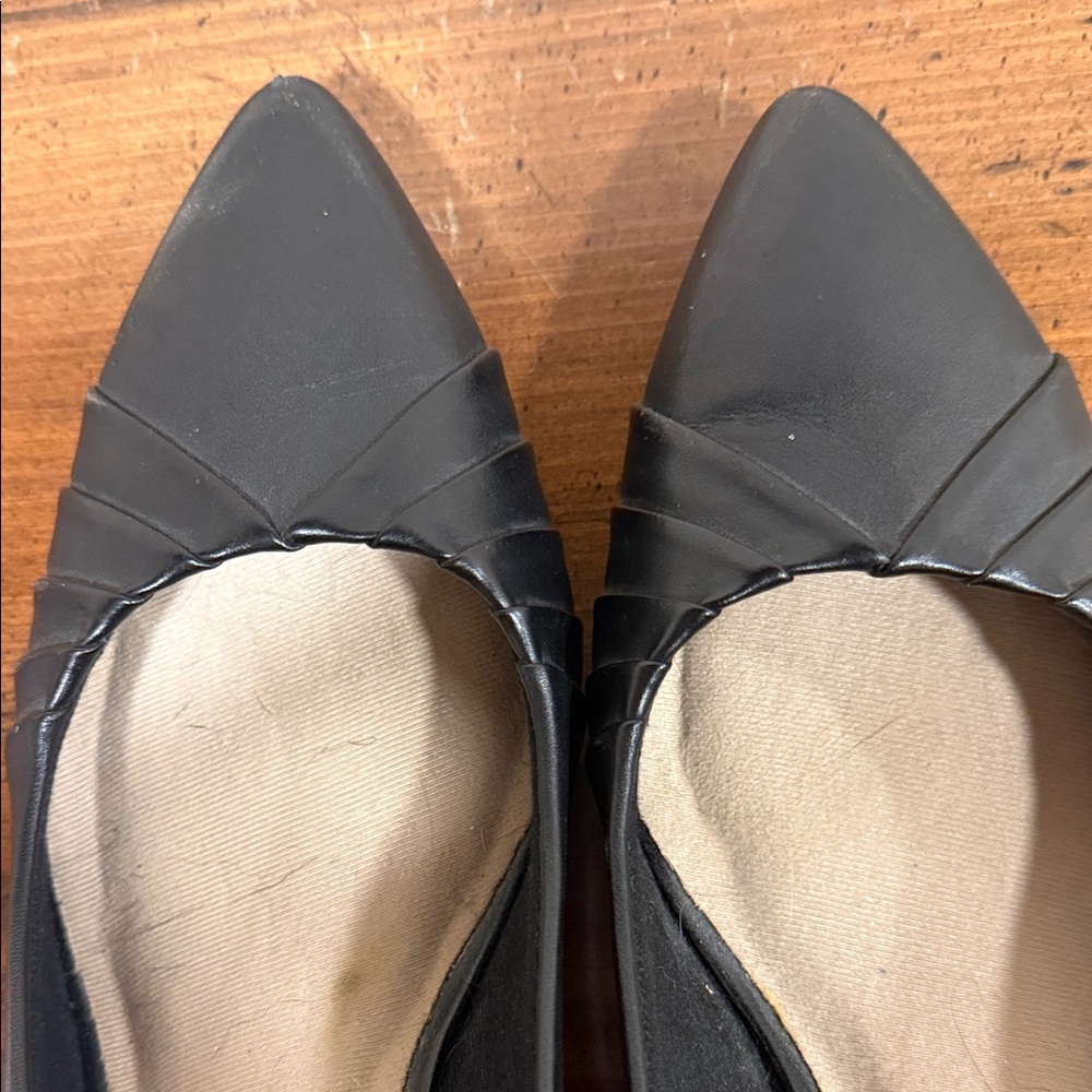 Clarks Women's Black Pointed Flats - Picture 5 of 5